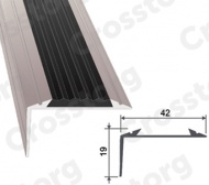 Противоскользящий угловой профиль 42*19*2700 мм.